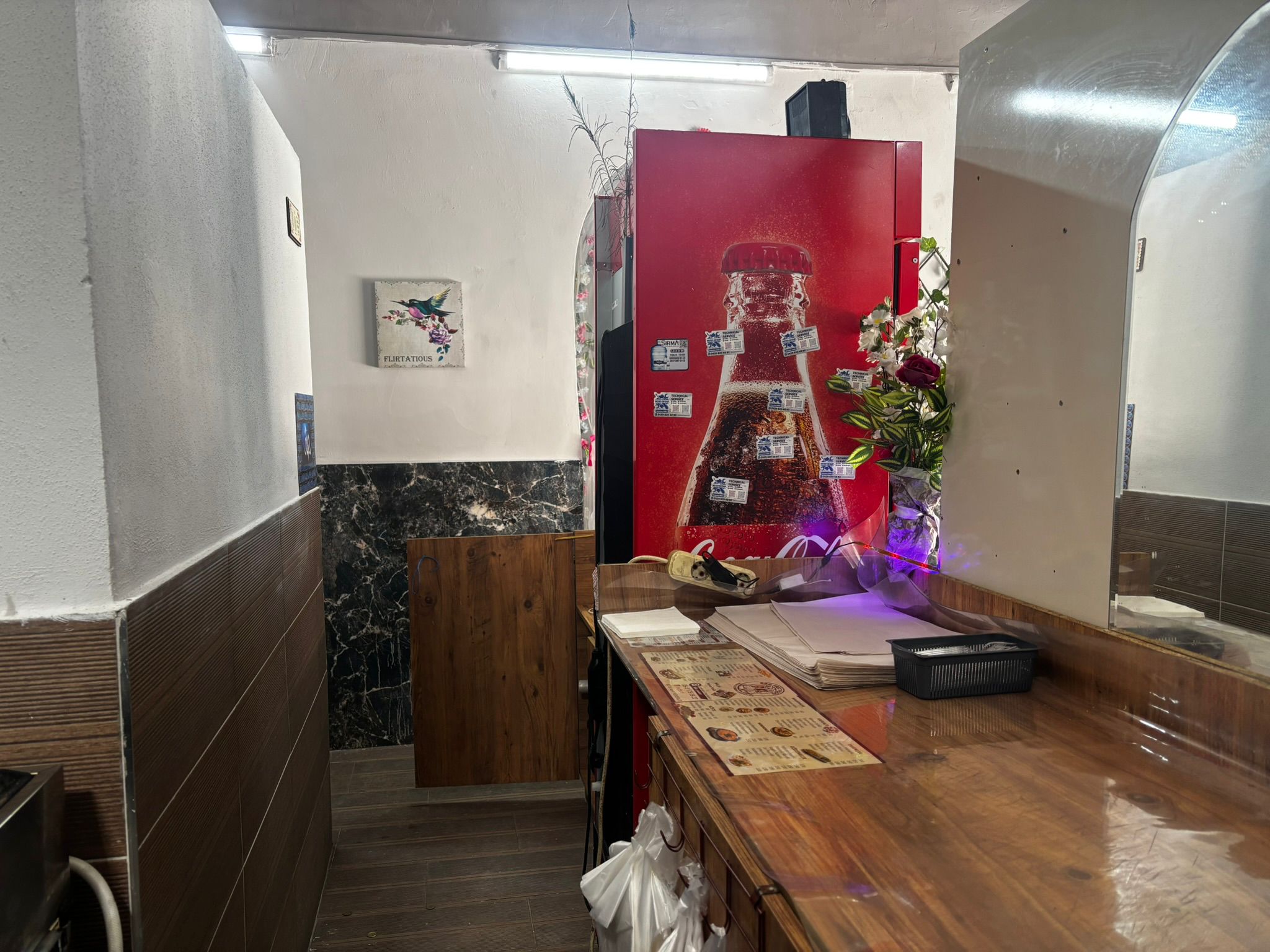 KEMERALTI HİSARÖNÜ KAHVECİLER SOKAĞINDA DEVREN KİRALIK CAFE - Görsel 13