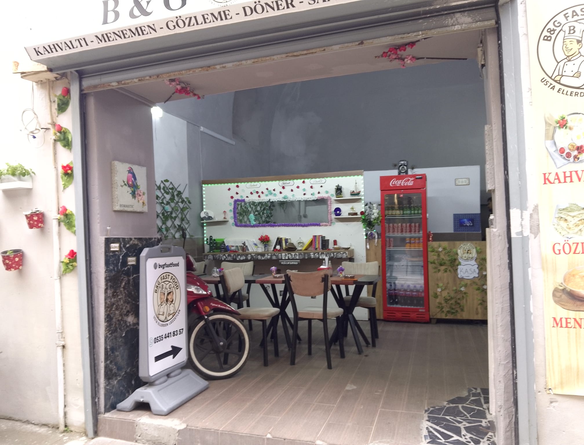 KEMERALTI HİSARÖNÜ KAHVECİLER SOKAĞINDA DEVREN KİRALIK CAFE - Görsel 2