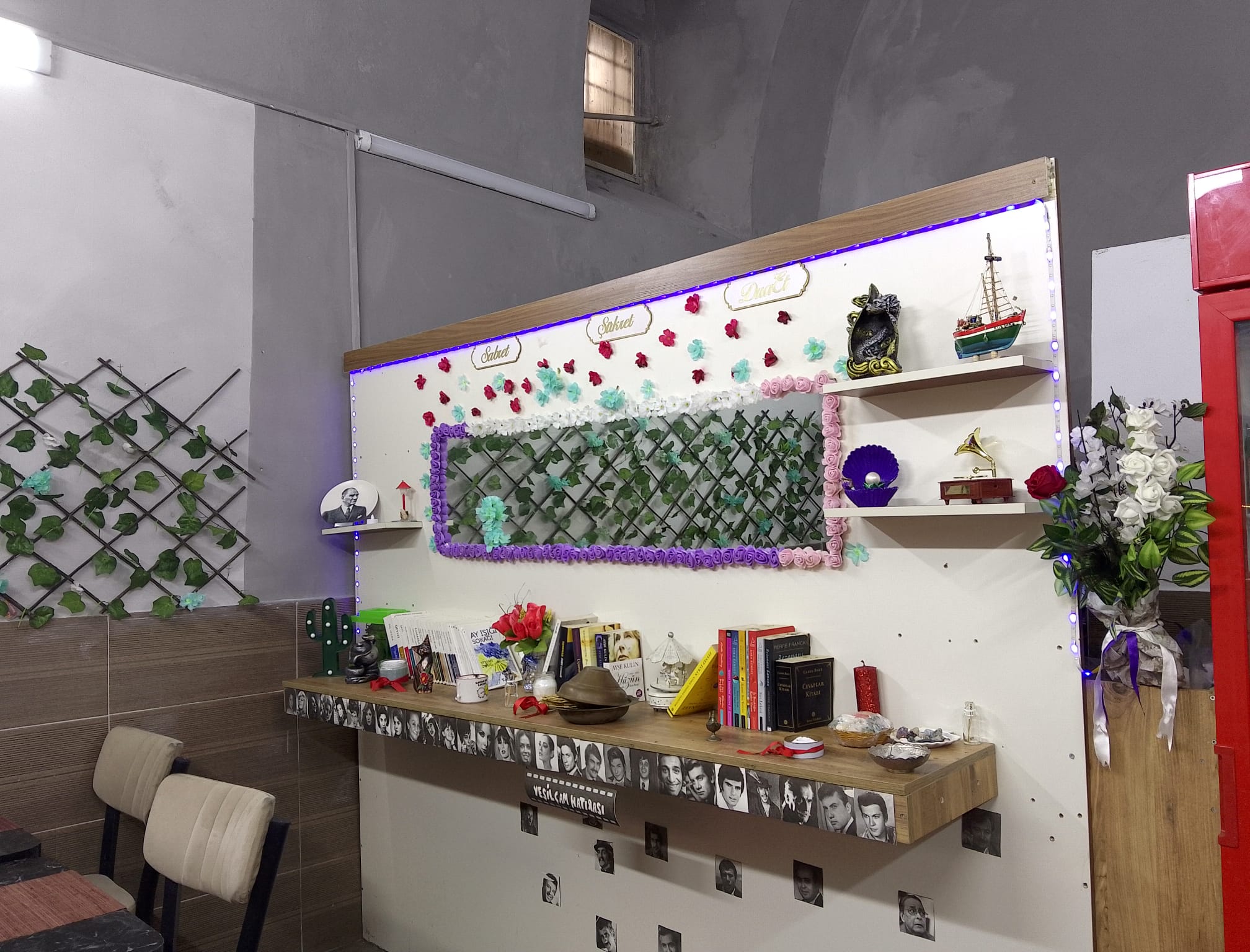 KEMERALTI HİSARÖNÜ KAHVECİLER SOKAĞINDA DEVREN KİRALIK CAFE - Görsel 8